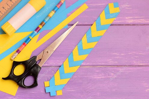 Decorazioni rapide con nastri e colla a caldo