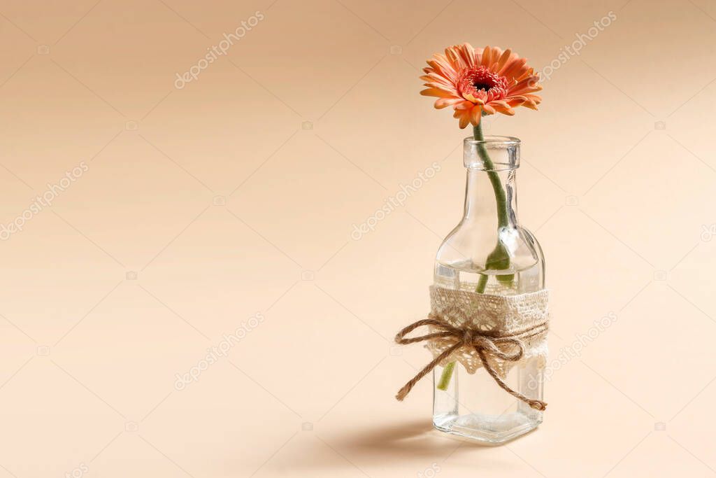 Vaso ricavato da una bottiglia di vetro